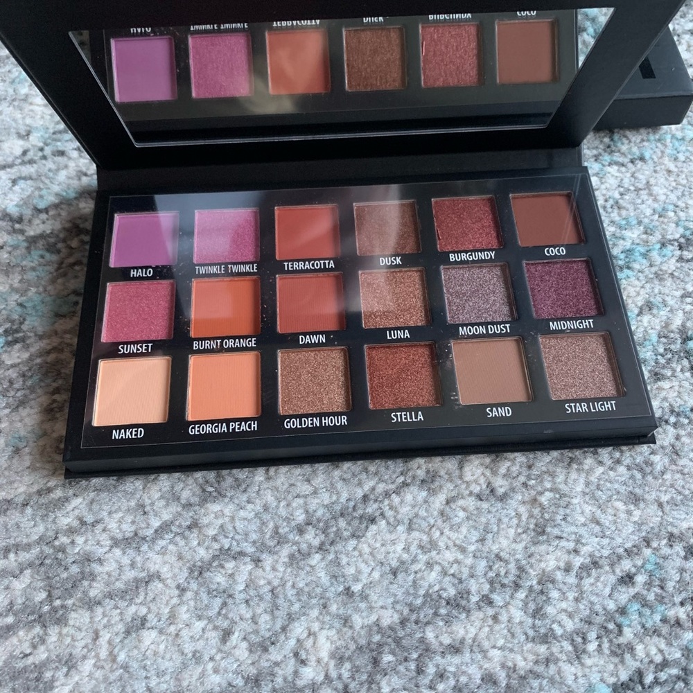 KAB Day + Night Eyeshadow Palette